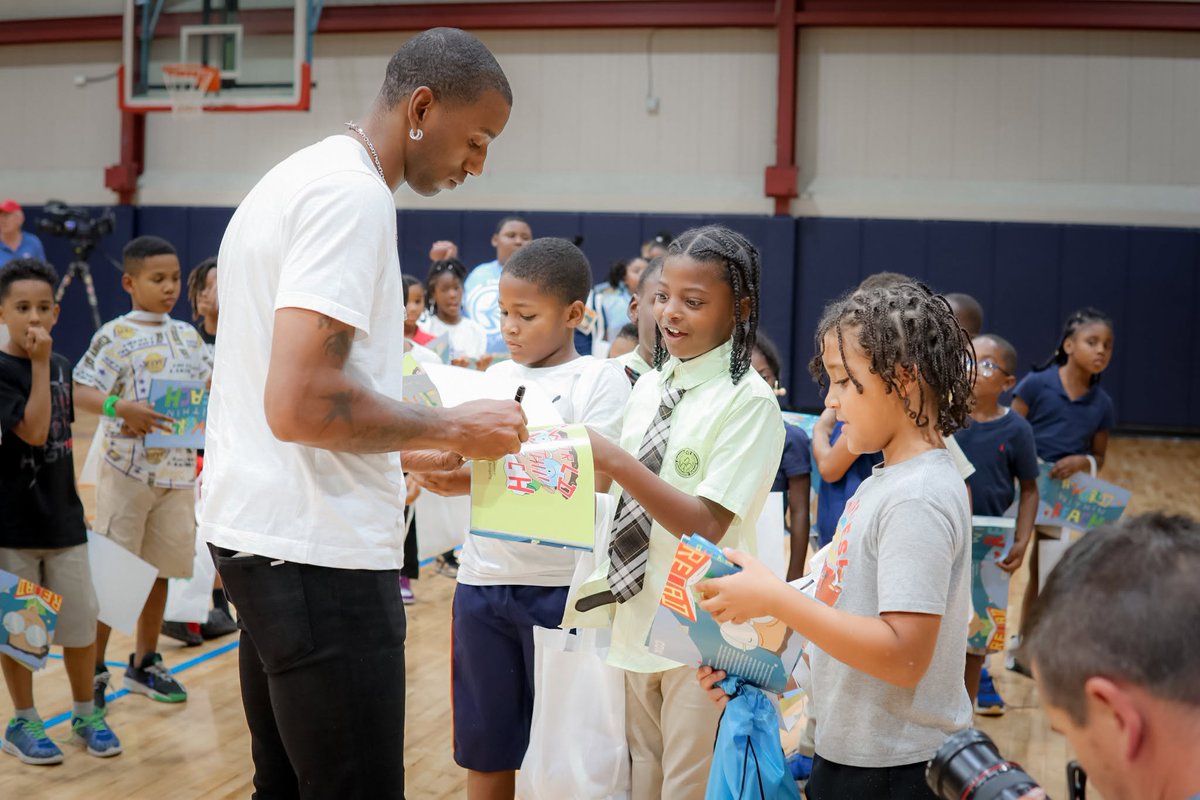 ReadWithMalcolm's tweet photo. Want your students to get LOUD about reading?

Bring a Reading Rally to your school! We're bringing the energy and showing students that reading is something worth getting excited about.

Ready to rally? Learn more at https://t.co/1kbf0PSzPJ. https://t.co/nsN14LR5of