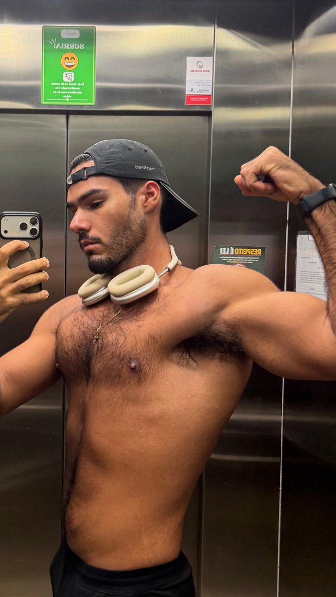 tallfindom's tweet photo. made a telegram for all my content, premades + customs. if you like spending on me you’ll probably wanna be in there.

https://t.co/X3cSwYfgT5 https://t.co/SuQUDWejtc