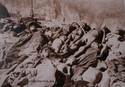 Niko_Chosokabe's tweet photo. @bilalardic_ ���Says the right one who represents a state known for its genocides+child killings.Actually the face of the earth has never seen more vile creatures than your genociders.May YOU perish Turkey, you bastardized filth.#SmyrnaHolocaust #PonticGenocide
#armeniangenocide 
#Fuckturkey https://t.co/bEuNfH5l5m