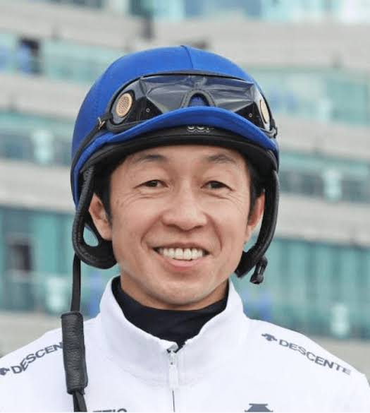 poekeiba's tweet photo. As I had a decently large request on /Pakacord, I would make a post here as well regarding the ancestry of Take Yutaka (jockey) and the influence his family held and its importance to the JRA beyond Take Yutaka himself. 1/ https://t.co/1UXyMgnXs9