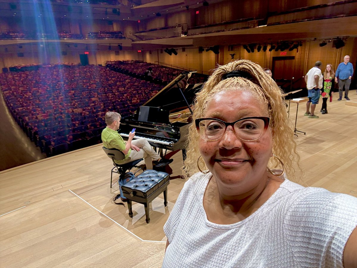 MezzoTanisha's tweet photo. Office for The Week!! Excited to be HOME singing John Adams’s On the Transmigration of Souls with the @nyphilharmonic &amp; Gustavo Dudamel. Rehearsals are underway. #singingislife https://t.co/HxrnCX57SO