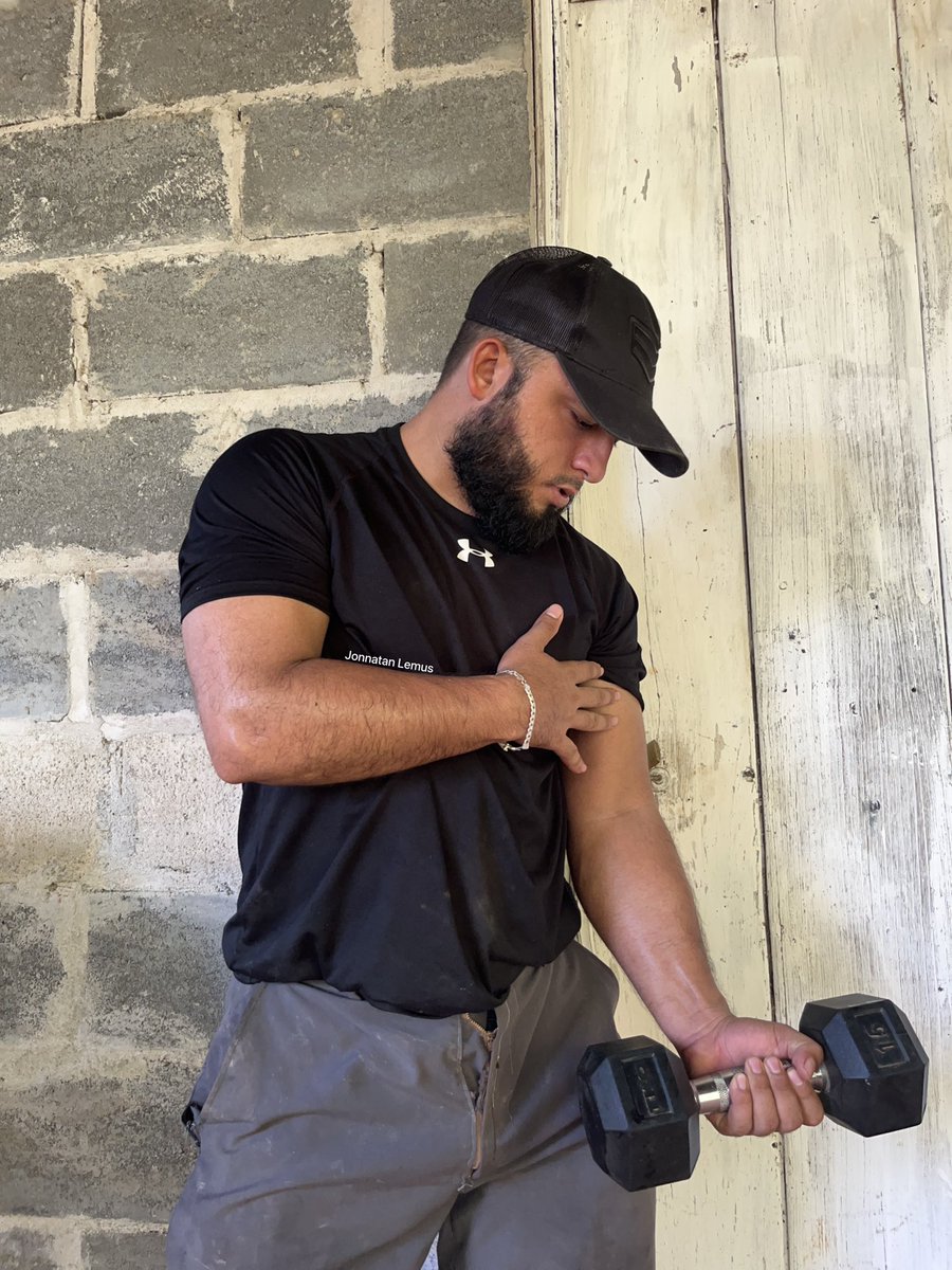 jonnatanle95's tweet photo. Después de una jornada se vale entrenar 🏋️ https://t.co/fVYaxvjhR3