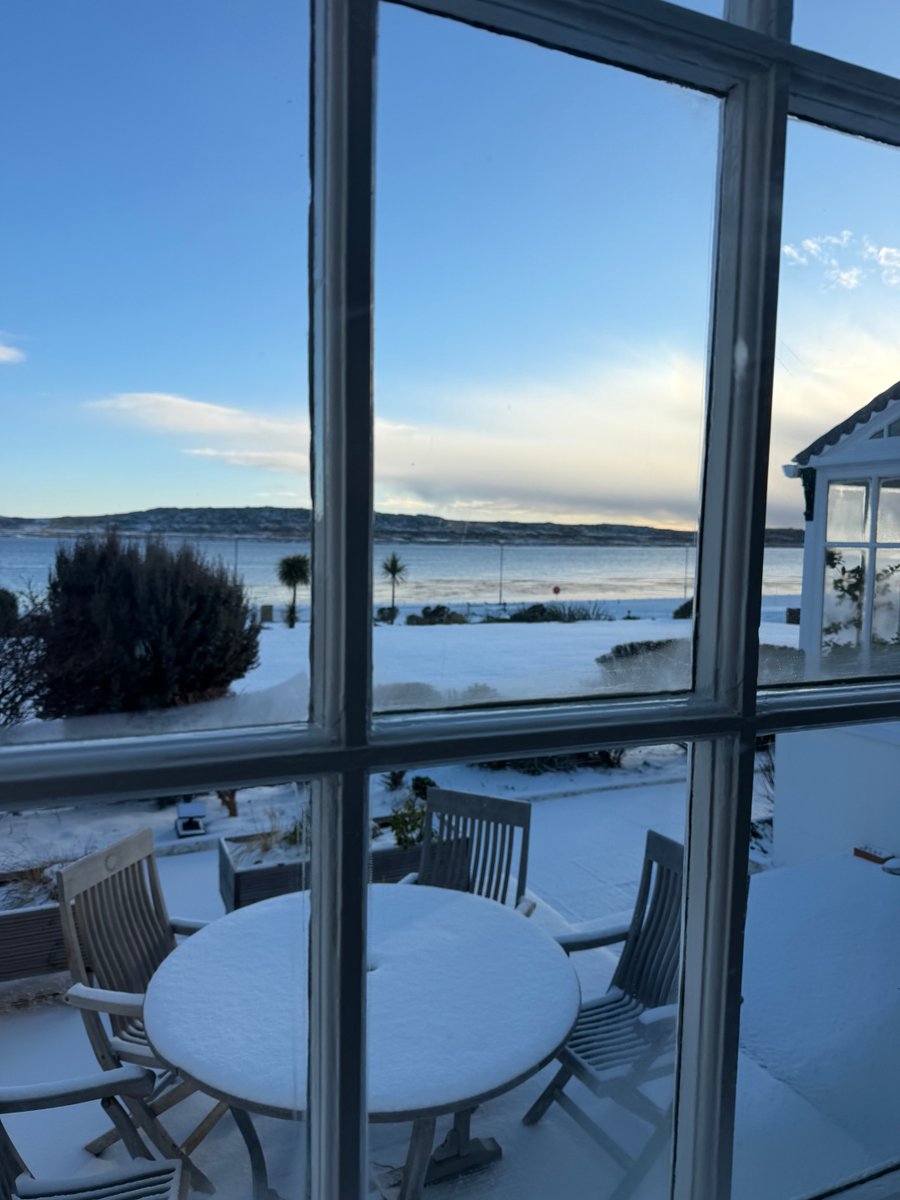 Colin_M_R's tweet photo. A week of weather with something for everyone! ;-) #FalklandsLife https://t.co/XiySJsbutM