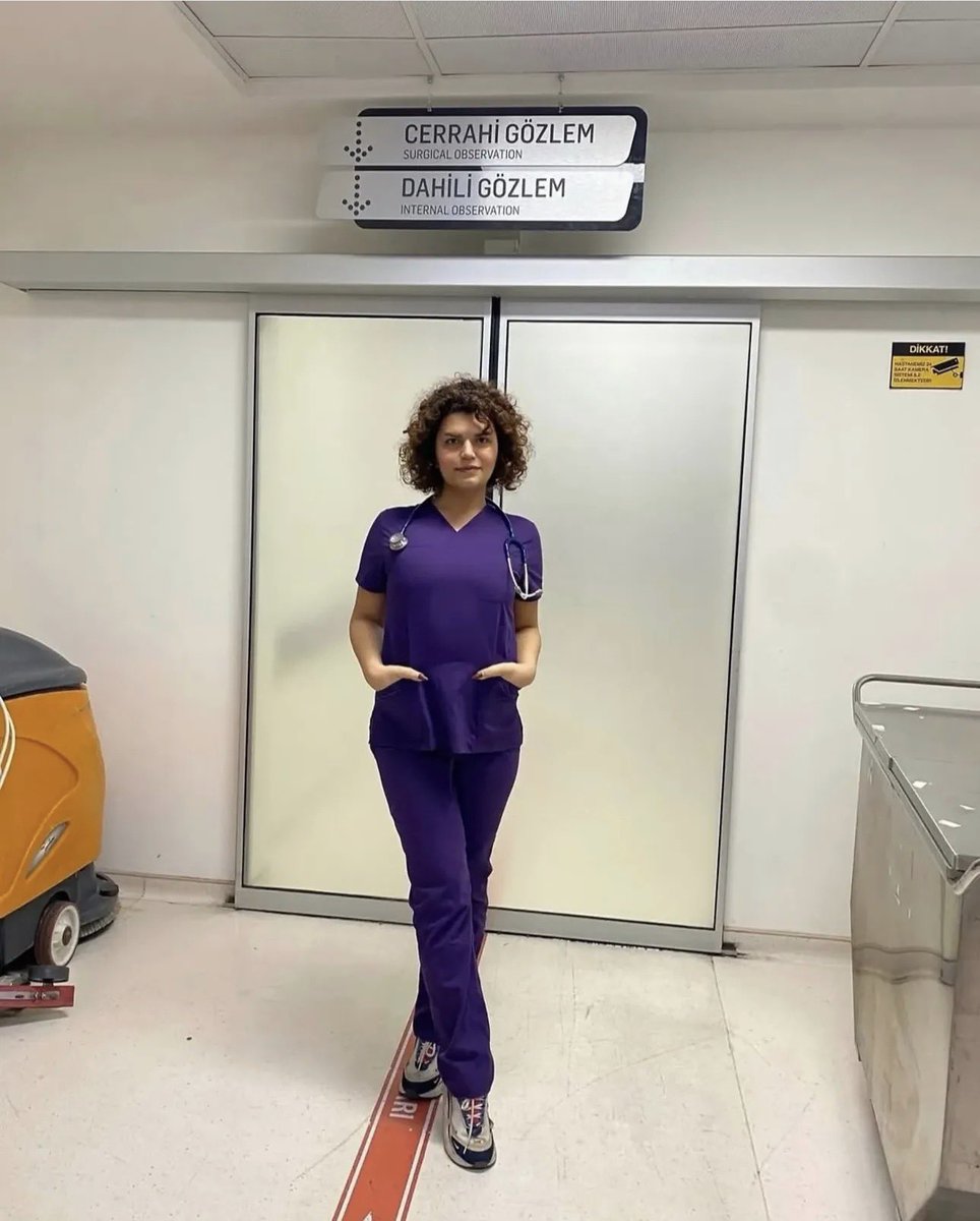 postmodernff's tweet photo. — Larin Kayataş gözaltına alındı. https://t.co/HaR0x26JoL
