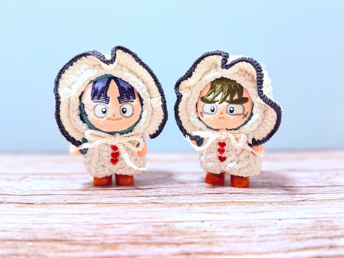 kaninnin_'s tweet photo. 前回買わせていただいた赤白くまちゃんのお服に、新しくお迎えした牡蠣のお帽子をお着替えさせてもとても可愛くて最高です♡(お靴の片方は友達に借りました🤝) https://t.co/K3lrkGCvel