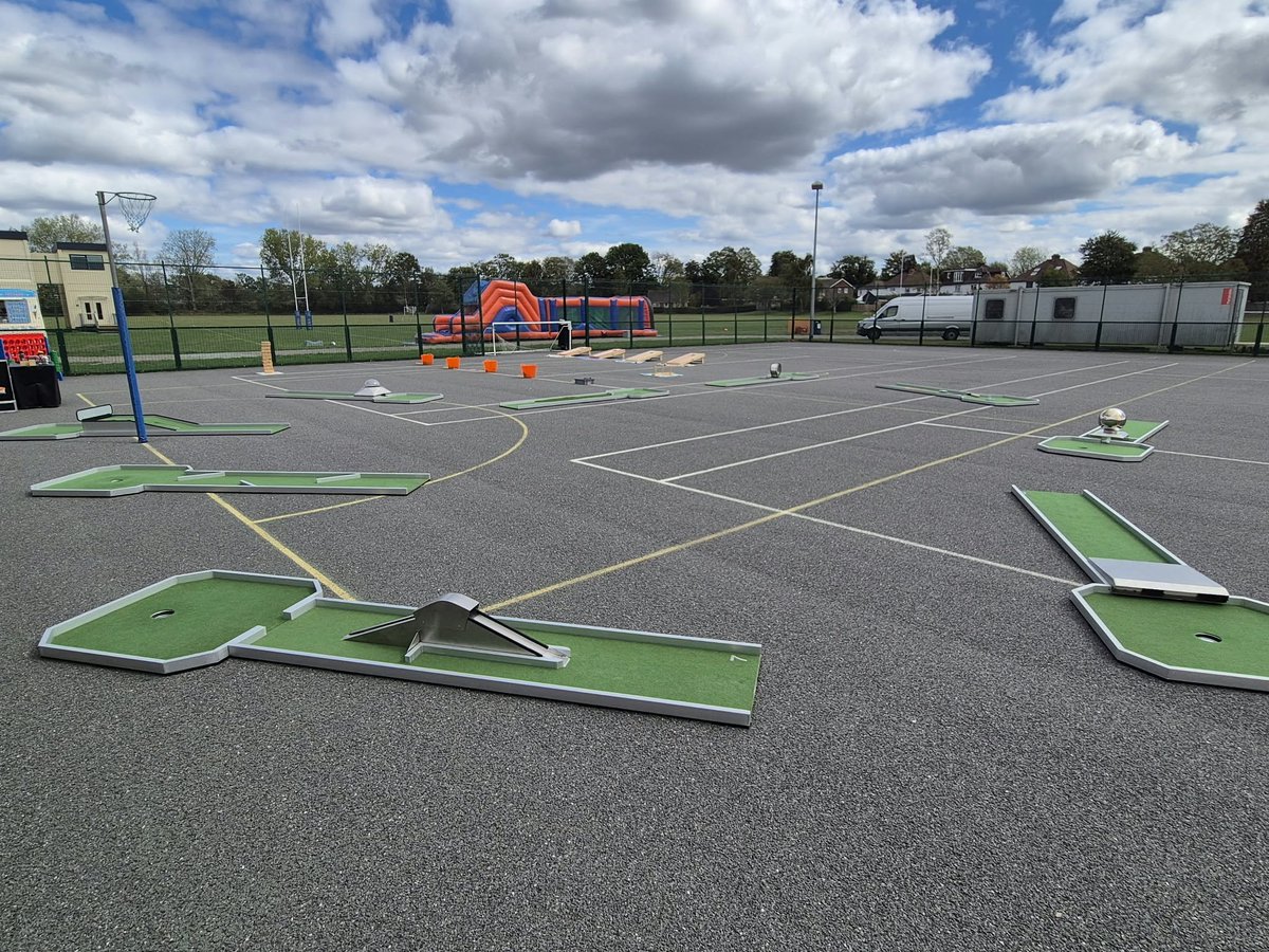 AltitudeEvents's tweet photo. And thats a wrap on our first week back on #SchoolEvents after the Summer break! 

The #InflatableLaserTag has been in #Kent entertaining boarders and the #MiniGolfHire and #GardenGames have been in Sussex for a College Welcome Event. https://t.co/i3qsPL3BUx