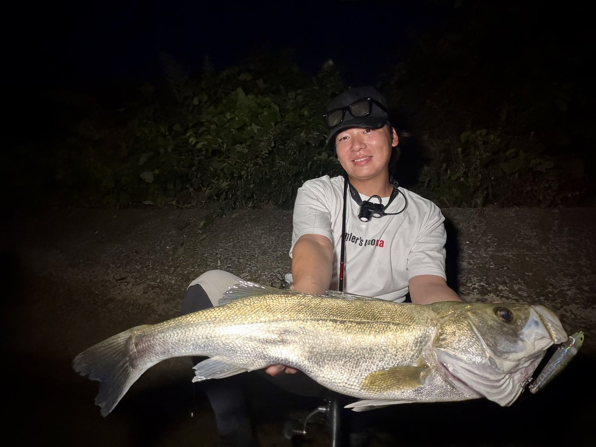 512Fuki's tweet photo. 大阪湾にも恵みの雨が降ってくれて河川が好調子🎣

#バレーヌ100fl https://t.co/DY6sYe6xrY