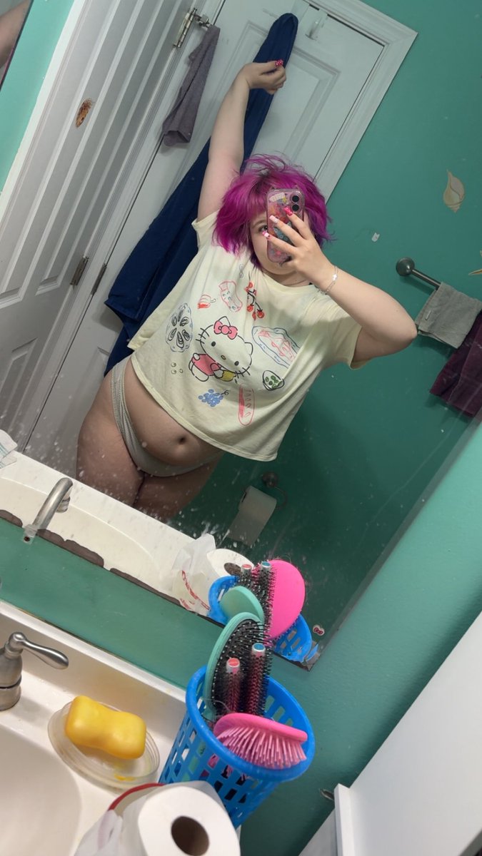 XxPupsideDownxX's tweet photo. 𝜗𝜚 my intro 𝜗𝜚

-18
- newish to #nsfwtwtًً 
- i’m a submissive but enjoy doming sometimes:3
-  i like bdsm, pain, bbc, cuckhold, and a bunch of other stuff ✨
- dm for my menu !!!
- it turns me on 2 post myself ;P
- looking for more moots!!

#promotwt #bbw #chubby #nsfw #cute https://t.co/3VHcgZDYBj