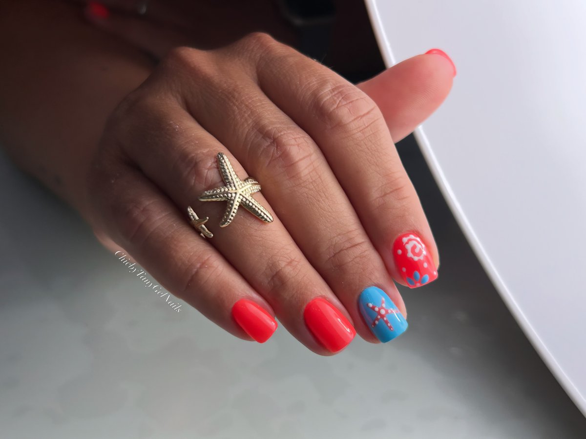 pkahlil's tweet photo. De almendradas a cuadradas: el cambio perfecto para tus summer nails. https://t.co/tqOhPyJW3N