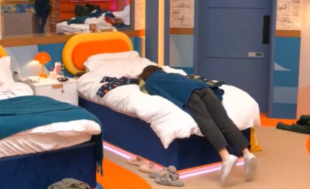superTV247's tweet photo. The fact the show finishes in 15 minutes and then we have absolutely nothing else until 9pm tomorrow night #BBUK https://t.co/FovKkgGCoy
