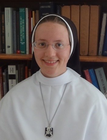 Sachinettiyil's tweet photo. Mary Anne Marks, Harvard’s valedictorian in 2010, is now a Catholic nun with the Dominican Sisters of Mary, Mother of the Eucharist in Ann Arbor, Michigan. She is remembered for delivering her Harvard commencement address entirely in Latin. https://t.co/UEzn8Q8Lwf