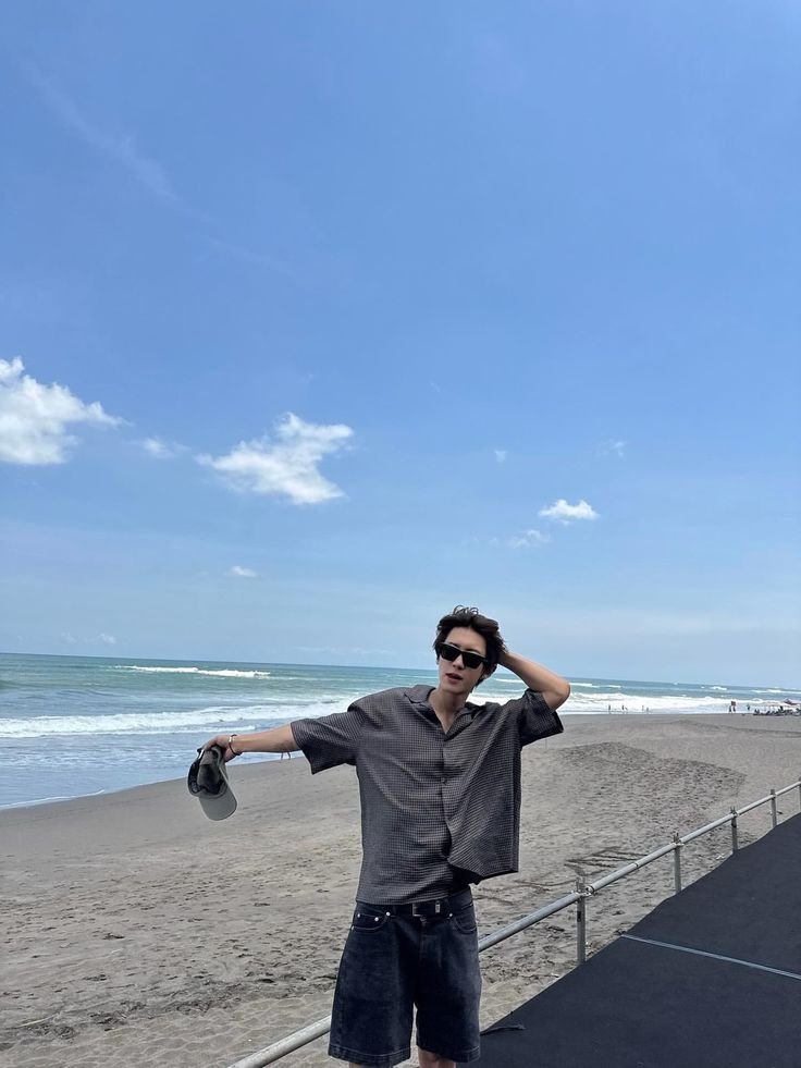 whitedreamloey's tweet photo. Boyfriend material #CHANYEOL 🔥 https://t.co/qnt8TFzQLt