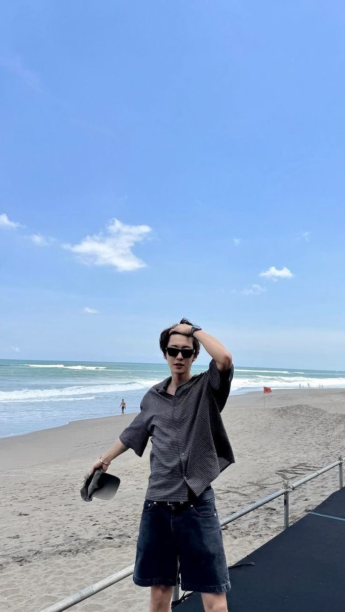 whitedreamloey's tweet photo. Boyfriend material #CHANYEOL 🔥 https://t.co/qnt8TFzQLt