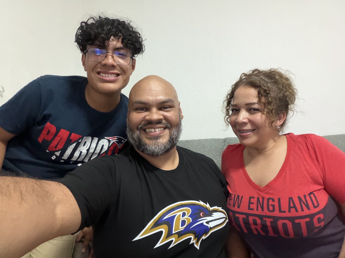 ericking_h's tweet photo. #LaCasaDeLaNFL https://t.co/vqo7n25UjE
