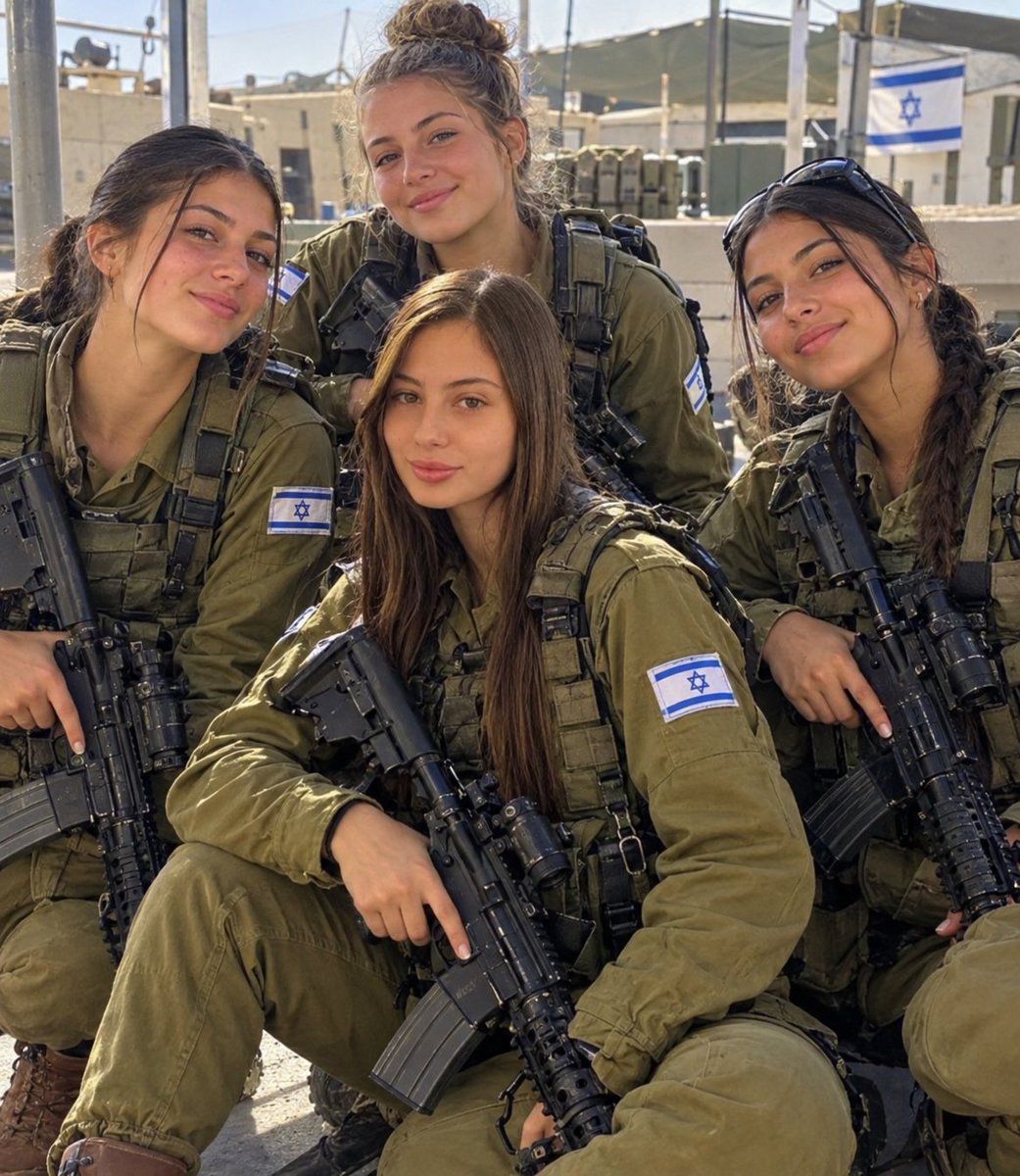 bathelshoshana1's tweet photo. Do you stand with Israel??
If yes say your country 🇮🇱💙
   Shabbat shalom 🙏🏻🇮🇱♥️✡️🕎 https://t.co/dWDGifjj7c