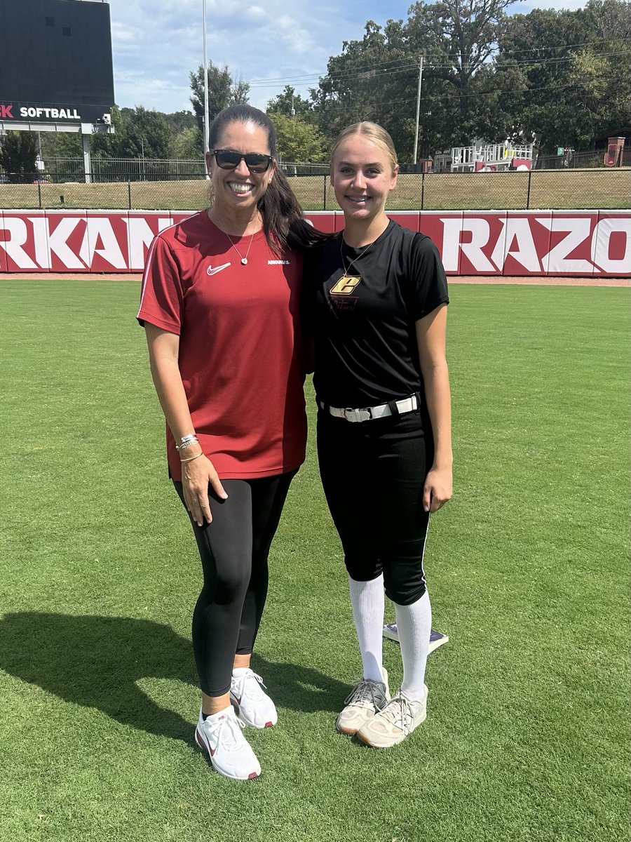 Emma_couger's tweet photo. Thank you @RazorbackSB for a great two day Elite All-Skills Camp. I appreciate your time and feedback @CoachDeifel @MattMeuchel @JustinShults33 @PRSTAGGS I look forward to visiting again! @EpicFastpitchO https://t.co/4RJMKPPnRf
