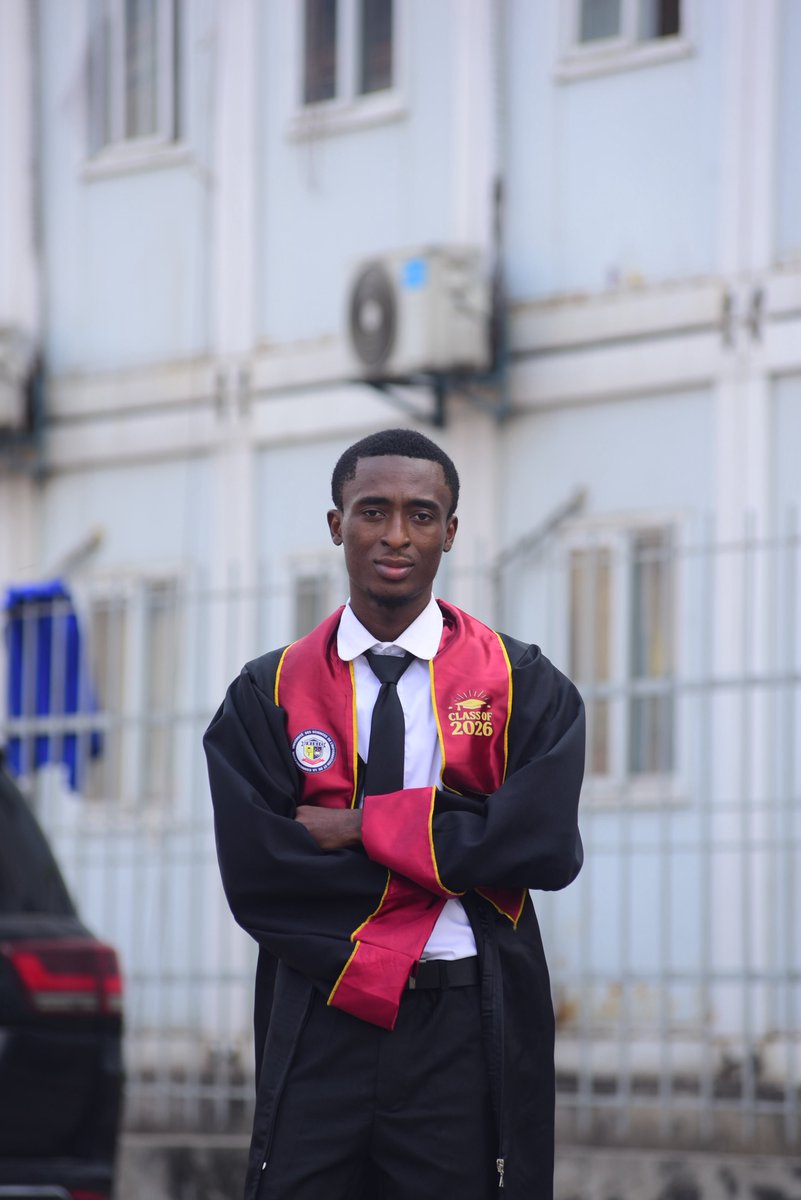 Meya_malambu11's tweet photo. Aujourd’hui, j’ai vécu une journée particulière : ma collation et ma défense à l’UNISIC — Université des Sciences de l’Information et de la Communication. 

Une étape importante, beaucoup d’émotions et surtout une immense reconnaissance pour le chemin parcouru.

Les efforts sont à nous, les résultats sont à Dieu. 🙏🏾