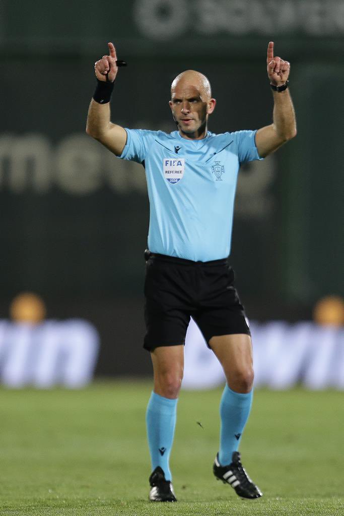 nanacferreira's tweet photo. Parabéns . Foi interessantíssimo perceber porque é que a arbitragem continua a ser um nojo neste país . https://t.co/HcClypikVA