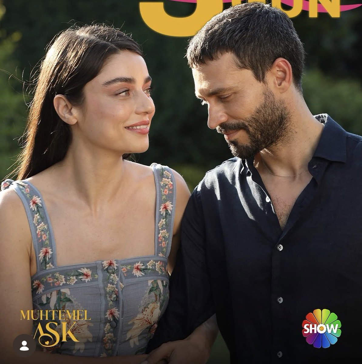 adalatam1's tweet photo. Mention etkinliği başlamıştır:
HEDEF:  1k MENTİON / BOL 🔡 RT🔃&amp; FAV

İki yıl geçti ama aşkları hiç değişmedi. Çünkü gerçek aşkı ne zaman ne de mesafe bitirebilir.

DefneDerin ve KadirEmindağ
#AyçaAyşinTuran AyçaAyşinTuran
#EkinKoç EkinKoç
#DefKad DefKad
#MuhtemelAşk MuhtemelAşk https://t.co/JCZYWtRAlY