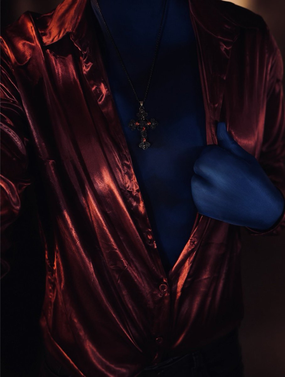 femnightcrawler's tweet photo. Since everyone loved the nightcrawler cosplay pictures, heres what I wore with the sun went down ;) 

(Yes the hands are photoshopped)
#nightcrawler #kurtwagner #nightcrawlercosplay https://t.co/MHkIdN47sV