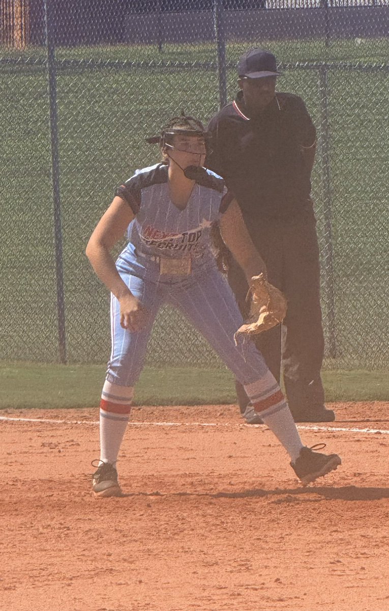 ryleighpeter's tweet photo. I had my first fall tournament with @recruits_next this weekend at @LRSoftball field pitching, playing first and batting. We all worked hard together and I'm proud of this team. Pitching stats for this 18u tournament:
IP: 5.1
K's: 9
ERA: 2.62
BAA: .227

Fielding Errors: 0

Offense:
.286
OBA: .286