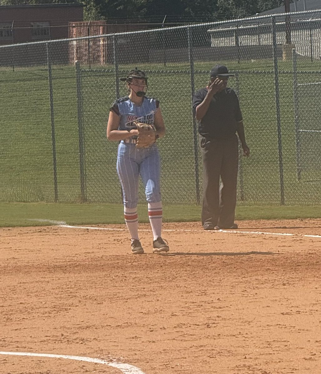 ryleighpeter's tweet photo. I had my first fall tournament with @recruits_next this weekend at @LRSoftball field pitching, playing first and batting. We all worked hard together and I'm proud of this team. Pitching stats for this 18u tournament:
IP: 5.1
K's: 9
ERA: 2.62
BAA: .227

Fielding Errors: 0

Offense:
.286
OBA: .286