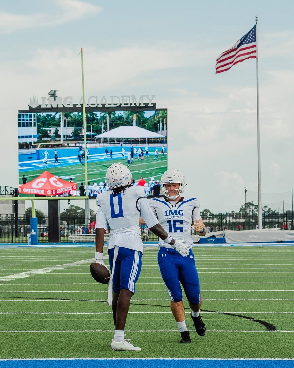 IMGAFootball's tweet photo. The Brotherhood stays strong. 💙🏈

Through the wins, the work, and everything in between, IMG Academy Football is built on student-athletes showing up for each other. Development is about becoming a better player and a better teammate. https://t.co/3PabVxMGss