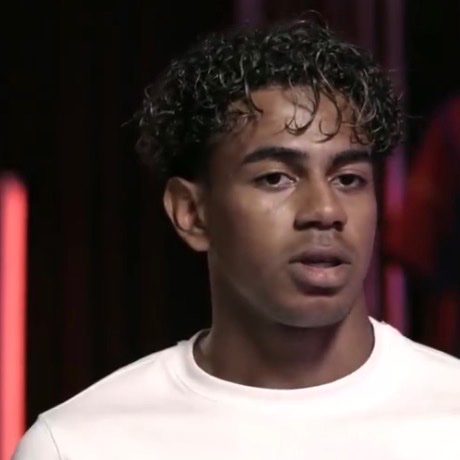 MadridXtra's tweet photo. 🚨 Lamine Yamal: “Me and Kylian Mbappé are the BEST PLAYERS IN THE WORLD, it’s CLEAR.

But, I deserve to win the Ballon d’Or this year for what I won.” @MPlusDeportes https://t.co/ncyMvmM5At