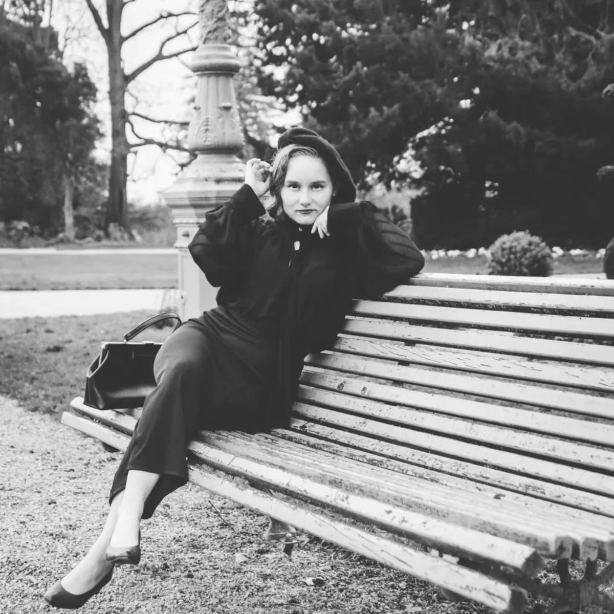 estrelaedi's tweet photo. Marlène Dietrich, une femme éblouissante au caractère affirmé, et une véritable inspiration. Après Hollywood, elle a marqué le cinéma avec La Scandaleuse de Berlin et Femme ou démon, réalisé par George Marshall. https://t.co/tVTiu0E4B3