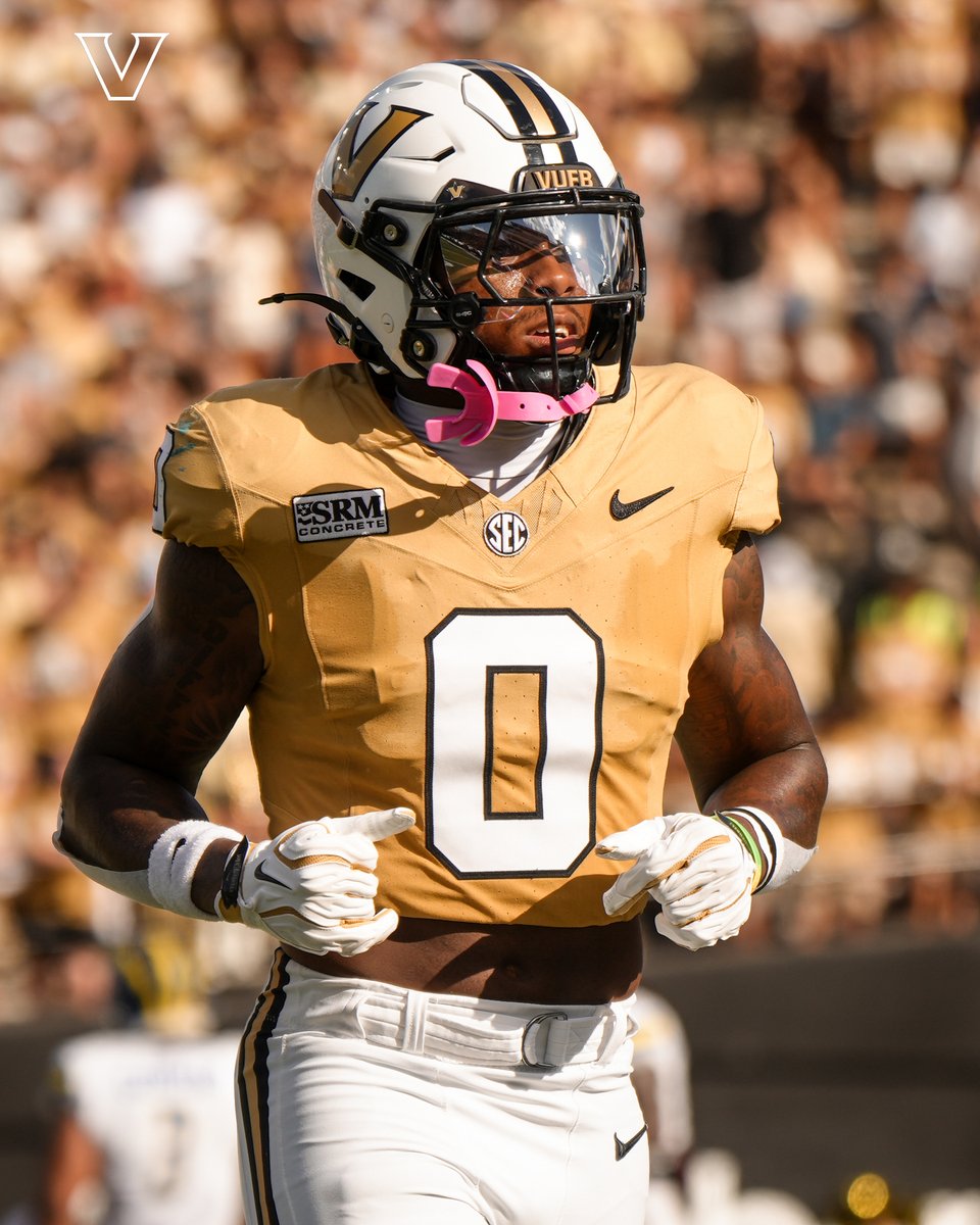 VandyFootball's tweet photo. These unis deserved another look 👀🔥 https://t.co/HOeTrFavx2