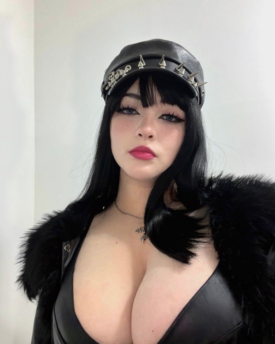 feezius_'s tweet photo. insta las vio primero 🖤 https://t.co/U3MDCgEfo0