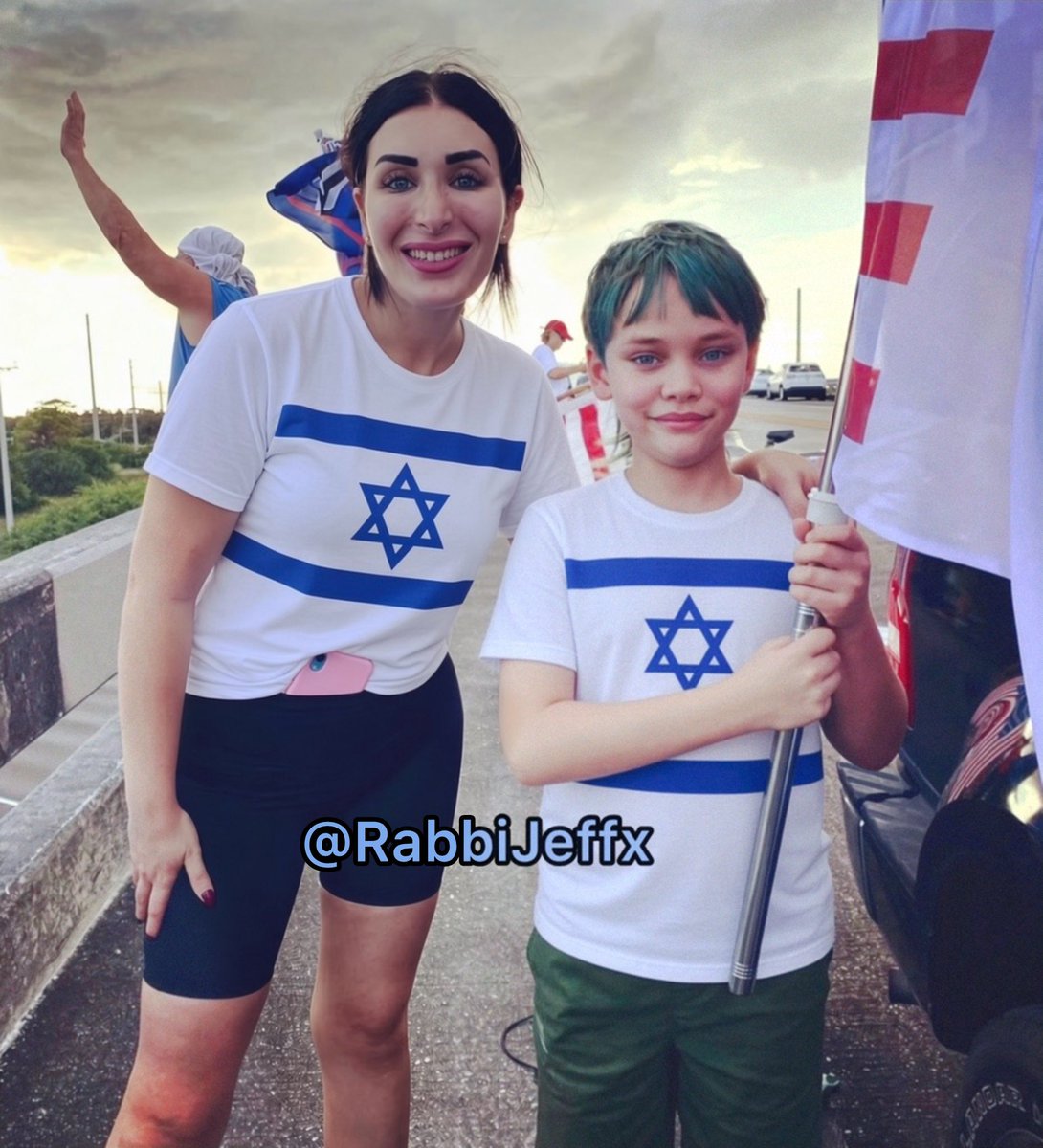 RabbiJeffx's tweet photo. ULTRA RARE PICTURE. 

@LauraLoomer in her 2015 era. https://t.co/Nwh7CYiGPq