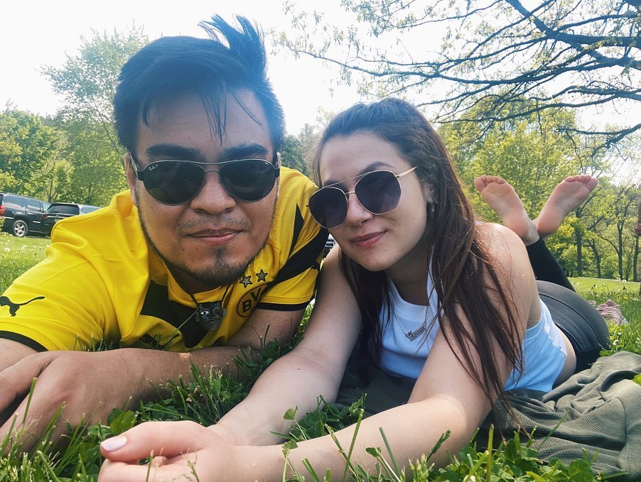 2d2dfrentes's tweet photo. Live in the moment. Smile, laugh, hug your friends tightly, and tell them you love them. Don’t wait for a special occasion. Cherish every minute and take nothing for granted. https://t.co/GsAVuDO9aJ