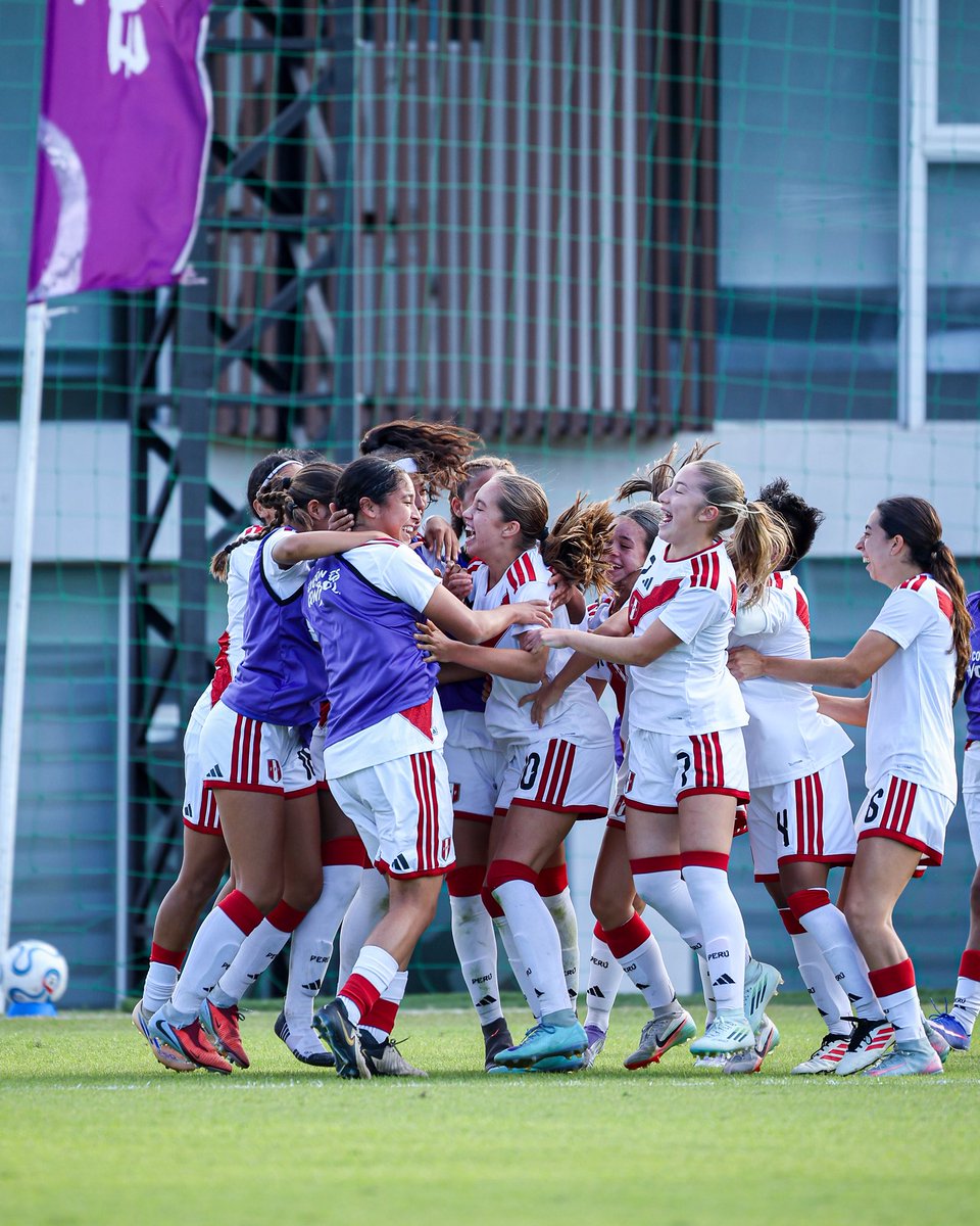 SeleccionPeru's tweet photo. ¡𝗖𝗥𝗘𝗘𝗥 𝗘𝗡 𝗨𝗦𝗧𝗘𝗗𝗘𝗦, 𝗦𝗜𝗘𝗠𝗣𝗥𝗘!😍💪

#LaBicolor Femenina Sub15🇵🇪, venció por 2-0 a la campeona Brasil 🇧🇷 , en su tercera fecha de la CONMEBOL LIGA EVOLUCIÓN, que se realiza en Paraguay. 

⚽️ Gutiérrez y Francoise. 

#UnSentimientosqueNosUne https://t.co/HkwWpKIBtU