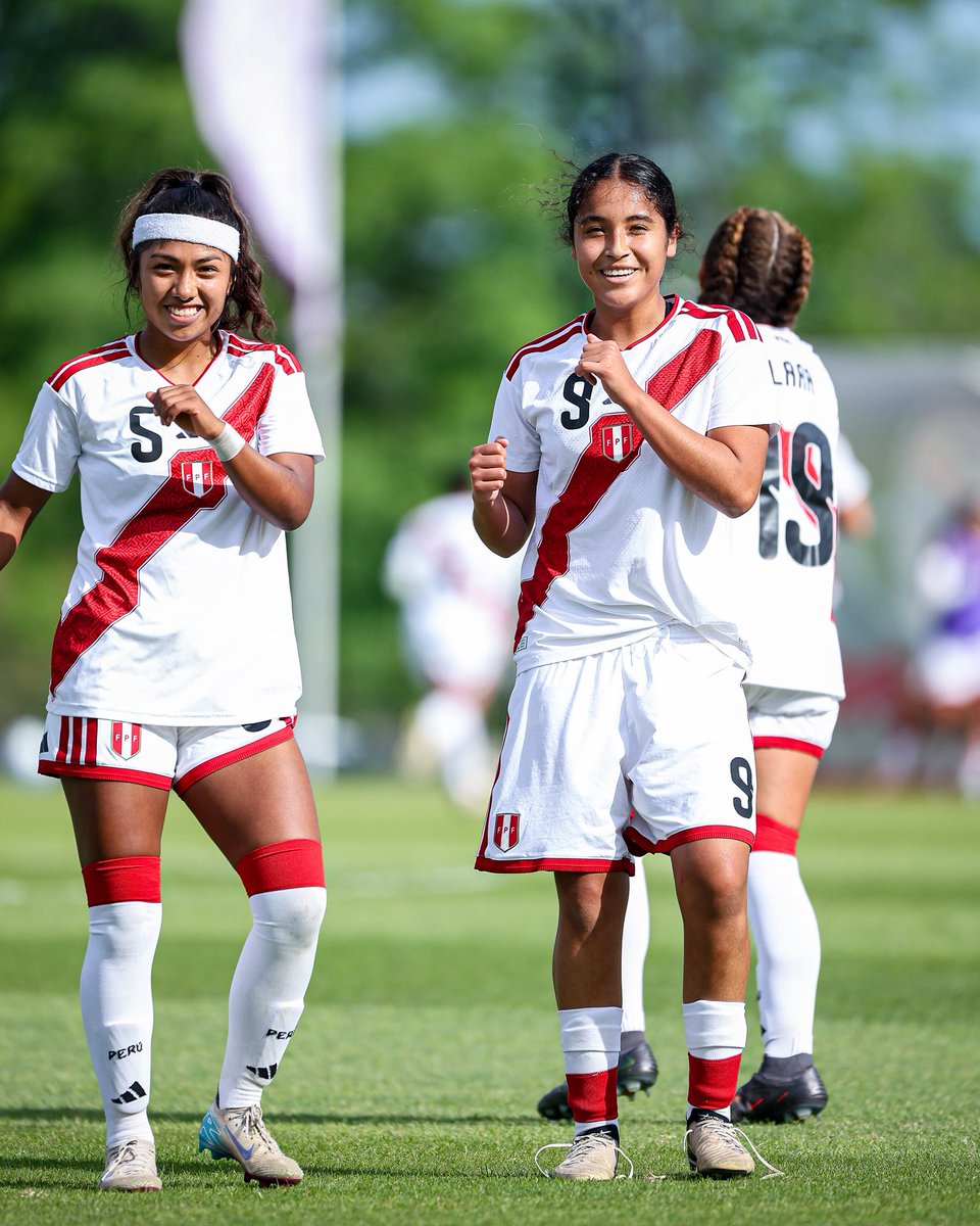 SeleccionPeru's tweet photo. ¡𝗖𝗥𝗘𝗘𝗥 𝗘𝗡 𝗨𝗦𝗧𝗘𝗗𝗘𝗦, 𝗦𝗜𝗘𝗠𝗣𝗥𝗘!😍💪

#LaBicolor Femenina Sub15🇵🇪, venció por 2-0 a la campeona Brasil 🇧🇷 , en su tercera fecha de la CONMEBOL LIGA EVOLUCIÓN, que se realiza en Paraguay. 

⚽️ Gutiérrez y Francoise. 

#UnSentimientosqueNosUne https://t.co/HkwWpKIBtU