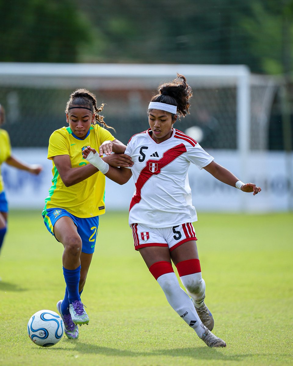 SeleccionPeru's tweet photo. ¡𝗖𝗥𝗘𝗘𝗥 𝗘𝗡 𝗨𝗦𝗧𝗘𝗗𝗘𝗦, 𝗦𝗜𝗘𝗠𝗣𝗥𝗘!😍💪

#LaBicolor Femenina Sub15🇵🇪, venció por 2-0 a la campeona Brasil 🇧🇷 , en su tercera fecha de la CONMEBOL LIGA EVOLUCIÓN, que se realiza en Paraguay. 

⚽️ Gutiérrez y Francoise. 

#UnSentimientosqueNosUne https://t.co/HkwWpKIBtU