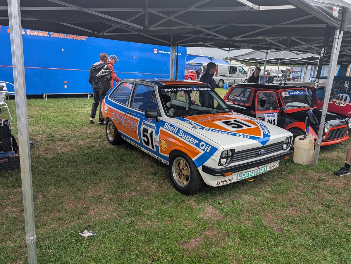 FvdE's tweet photo. Fast Fords
#AutumnClassic #CastleCombe https://t.co/r9JF6t8Xh5