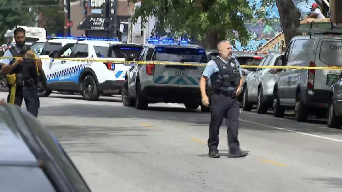 CCC_CrimeChaser's tweet photo. Chicago Ave. & Spaulding/Chistiana 
#MASS #SHOOTING #UPDATE 💥💥
7 PPL SHOT, 1 KILLED‼️‼️‼️

Chicago Police are on scene investigating a #Mass #Shooting that left 7 ppl wounded, 1 dead, in the Humboldt Park neighborhood. 

The shooting occurred around 12:17pm, officers responded to calls of multiple ppl shot, prompting an EMS PLAN 1 🚑🚑🚑. When they arrived, they found multiple gunshot victims, some self-transported to the hospital 🏥 2 are teenagers. 

VICTIMS:

(MALE #1)-??, Gsw- Multiple to the body
0-1-1-0 (DECEASED) 🕊️💔 

(BOY #2)-14yo, Gsw- Both Thighs
(Good Condition)

(MALE #3)-18yo, Gsw- Shoulder
(Good Condition)

(MALE #4)-21yo, Gsw- Leg
(Good Condition)

(MALE #5)-24yo, Gsw- Stomach, leg
(Critical Condition)

(MALE #6)-26yo, Gsw- Foot 
(Good Condition)

(FEMALE #7)-30yo, Gsw- Hip
(Good Condition)

CPD says the victims were standing outside near an alley, when 2 cars pulled up, multiple armed offenders got out and fired shots at the crowd before fleeing the scene. The female victim was driving and crashed into a CTA Bus. The bus driver was taken to the hospital for observation. 

Rumors are spreading that this was retaliation of the Chicago Drill Rapper “Bloodhound Q50” who was shot & killed overnight in Fuller Park. Yet, CPD have not yet made a connection to the shootings.

No suspects are in custody as Area 4 Detectives are investigating. Anyone with information on this #Mass #Shooting can go to https://t.co/F9vHGXi02m to remain anonymous.
#ChitownCrimeChasers