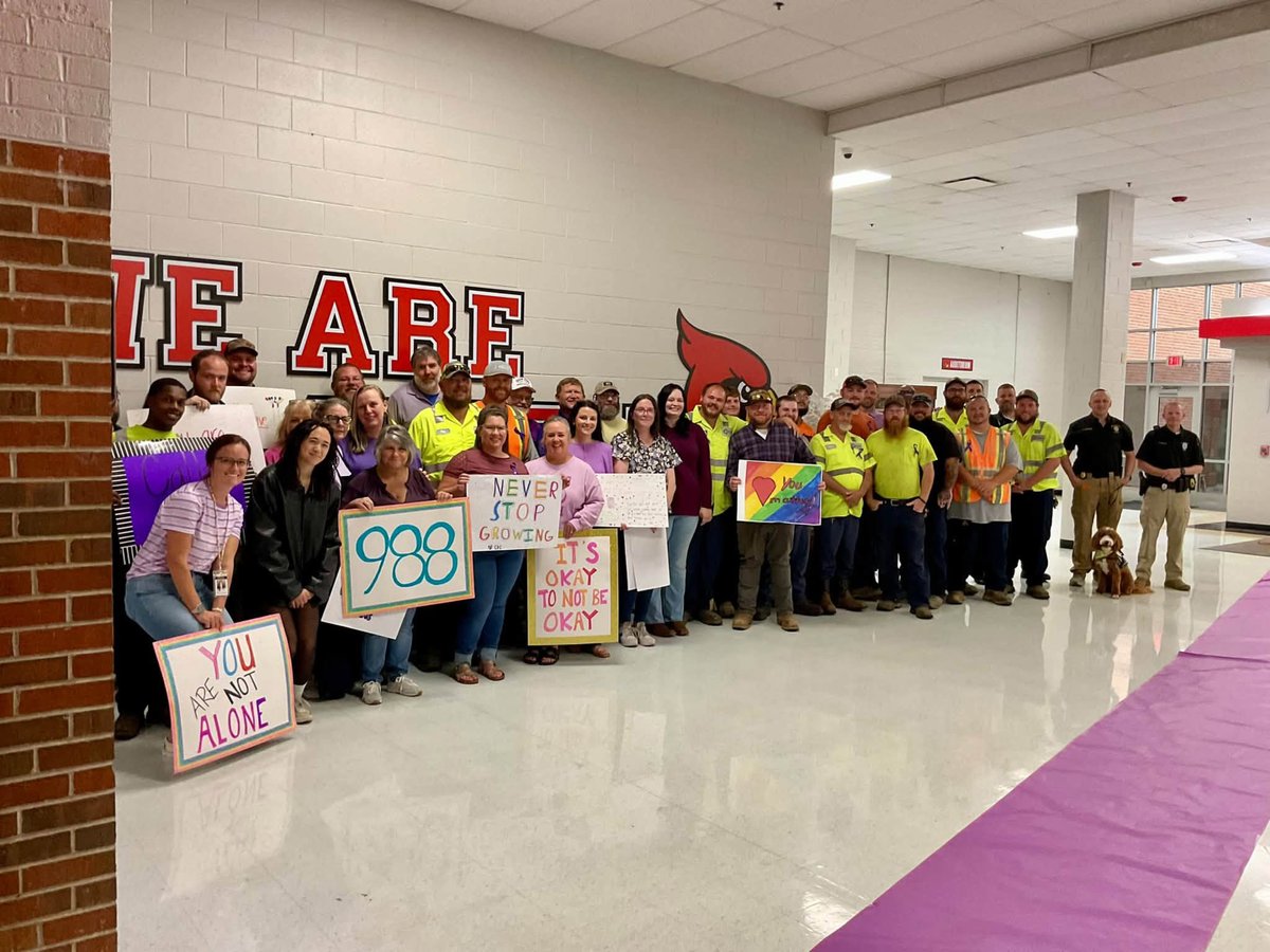 CCPSGoCards's tweet photo. Across Clark County, we see our Portrait in action as students, staff, and community partners learn, lead, collaborate, communicate, and contribute. What a time to be a Cardinal! #GoCards #GrowingGreatness #LiveIt https://t.co/Y3RC4z5PPp