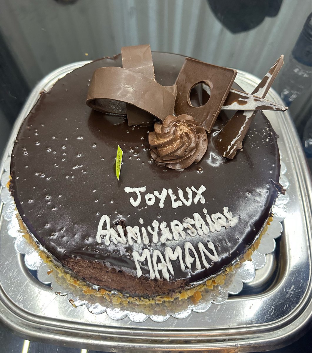 yemmatmokrane's tweet photo. ماما كانت معانا اليوم، حتى لو أن الزهايمر خلاها ما تقدرش تكون معانا كيما نحبو ونتمنو. حبنا ليها ما يتوقفش على قدرتها أنها تعرفنا أو تفرح معانا.
و حتى إذا هي ما قدرتش تفهم قيمة اللحظة، حنا عشناها علاجالها هي وعلاجال بابا. ❤ https://t.co/umEZSb5uRN