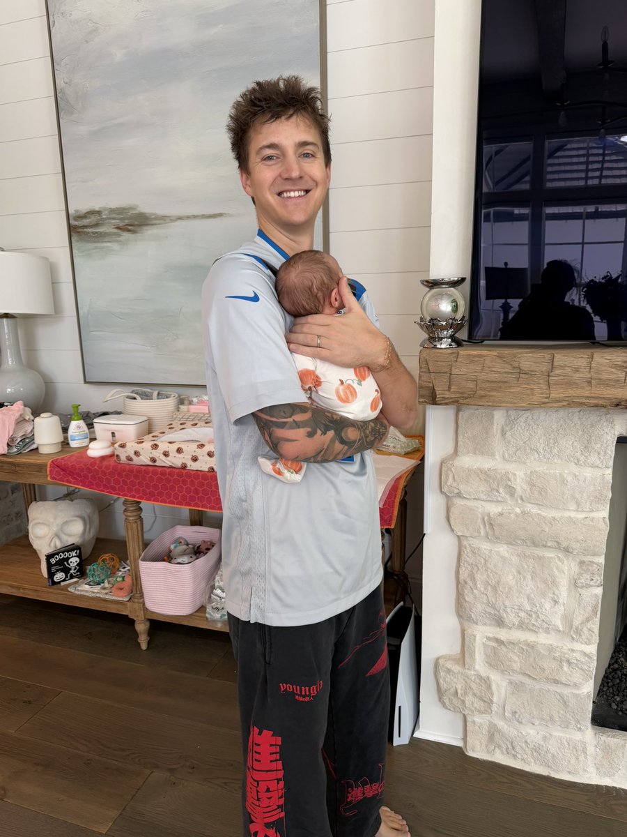 Ninja's tweet photo. Football Sundays are a little different now 🙏🏻 https://t.co/2wu1Ut1w7w