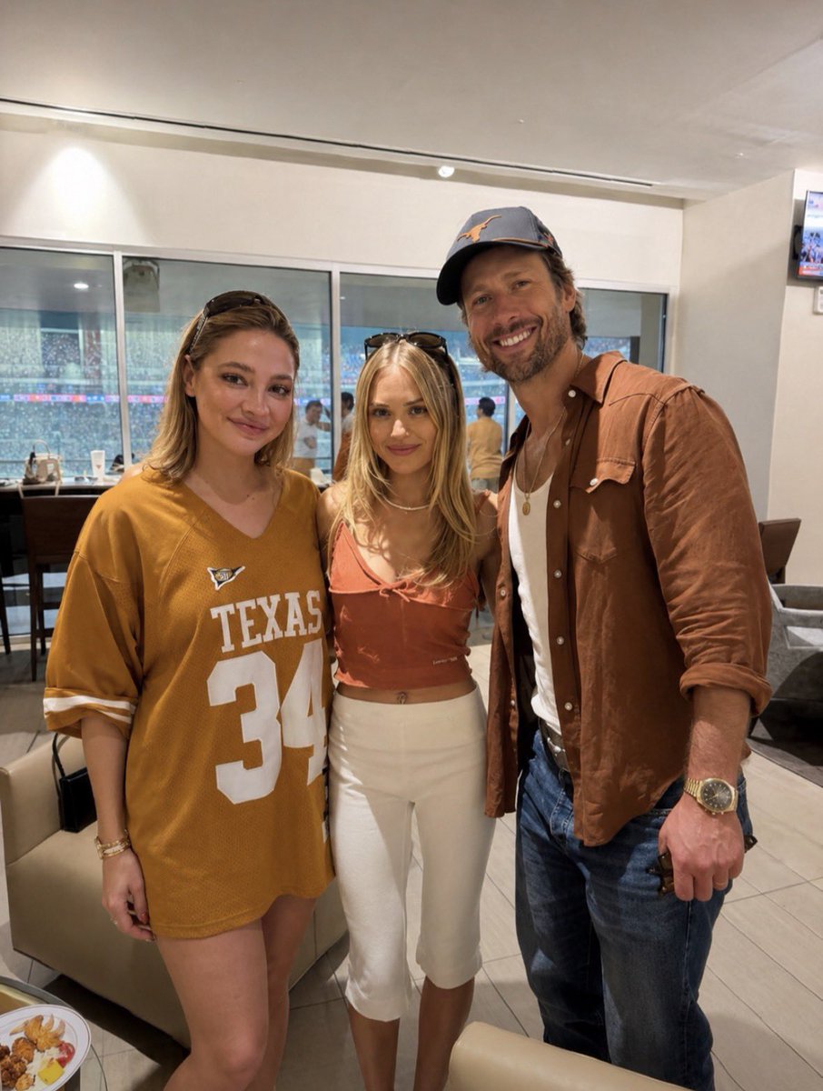 Madelyn__Cline's tweet photo. longhorns dub yesterday 🧡 https://t.co/oCgboofVJG
