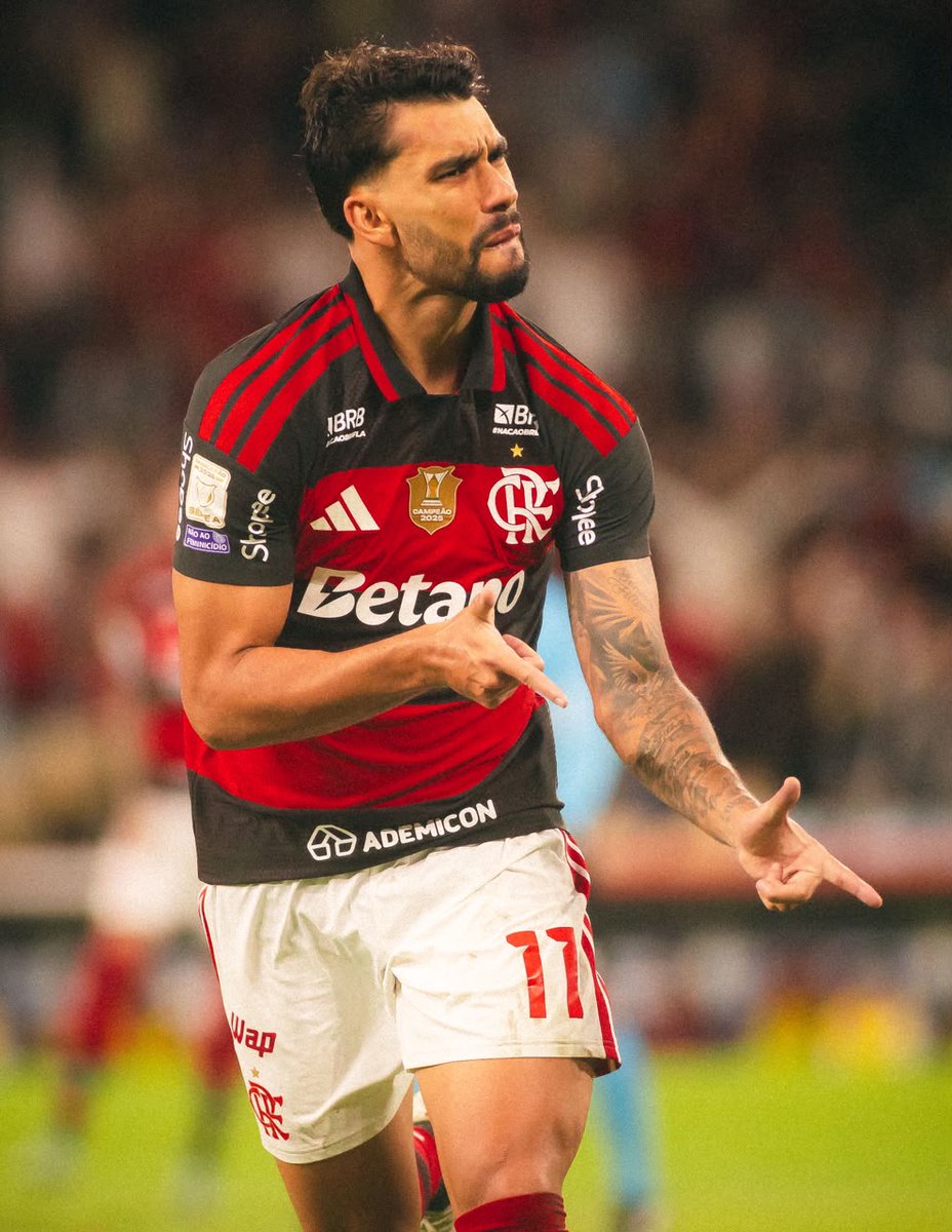Flamengo's tweet photo. RABISCA, CRIA! 

Com um chutaço, Paquetá abre o placar no Maraca! VAAAAMMMMOSSSS, FLAMENGO! ❤️🖤

📸Adriano Fontes/ CRF

#FLAxCOR #LanceDoJogo https://t.co/kBDdW8mHax