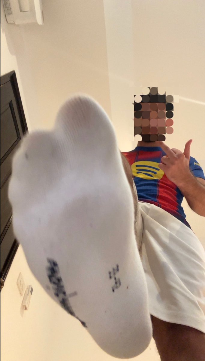 feet_master04's tweet photo. Sniff my dirty sweaty socks Loser 🤤

Come on my DM‘s i will f*ck ur brain &amp; ur wallet 🤑 https://t.co/rH9zOZPXgO