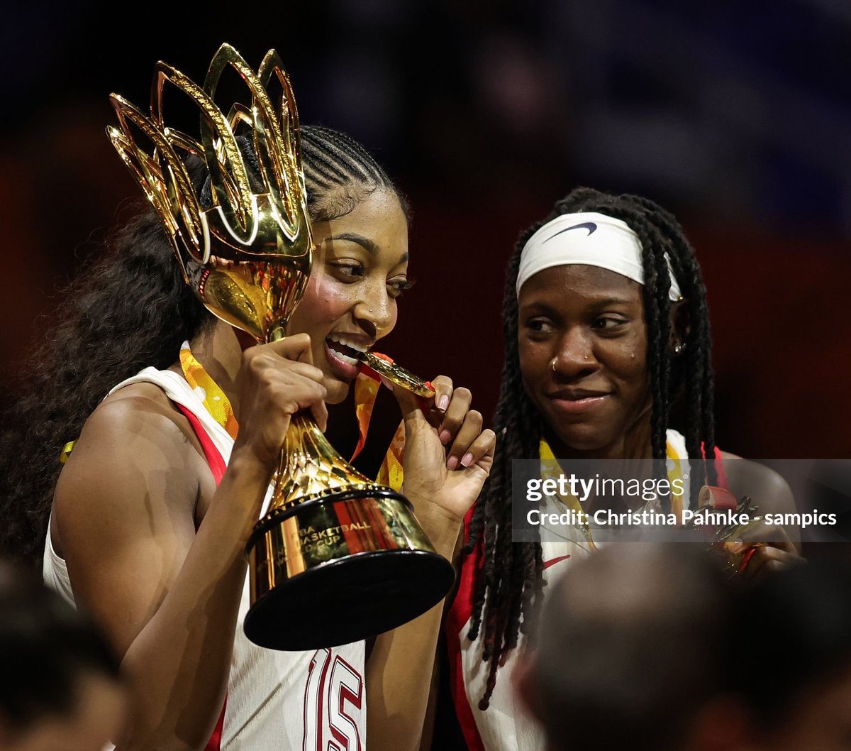 gaiatraphouse's tweet photo. them girls got that gold today🫡! https://t.co/8XgBiaLj41