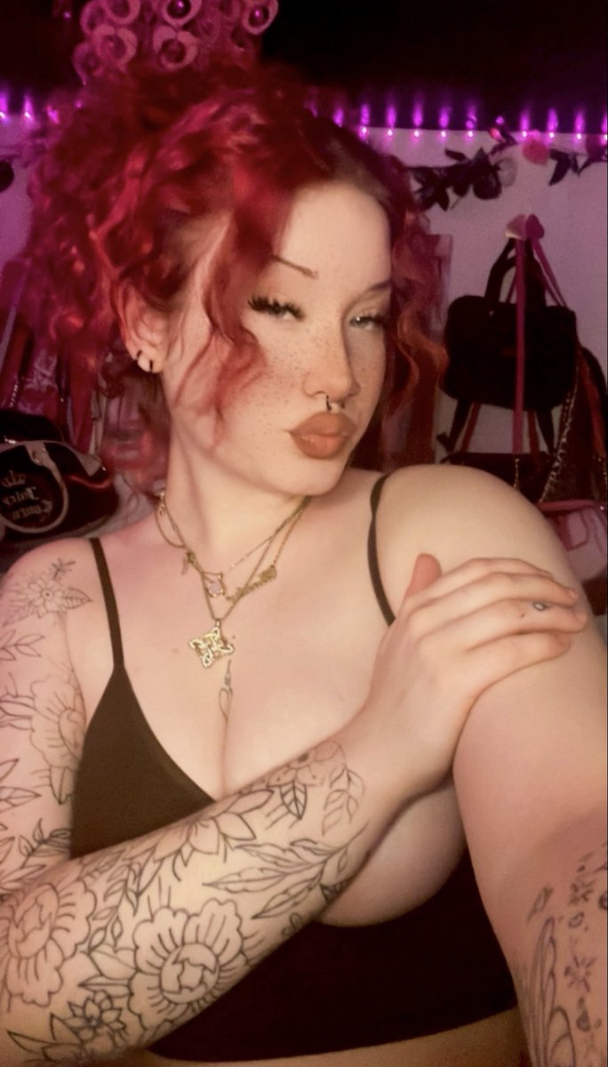milf8340's tweet photo. Dm me if you want to buy https://t.co/aE3hZBxMKC