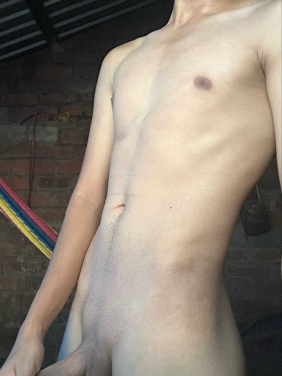 Jose54595224739's tweet photo. Ya bañadito ve 💦🔥
Síganme para más 🔥 https://t.co/5GnabsrydC