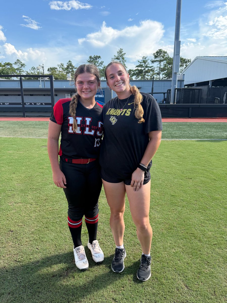 BPlourde2031's tweet photo. Thank you so much @UCF_Softball for inviting me and my team out to this camp! I learned a bunch of new skills, drills, and mentalities can’t wait to show it out the field! @CoachBallMalone @coachkoons @SPestrak @noahbsanders @MHawley26 #ChargeOn https://t.co/UVL3bQtmp8