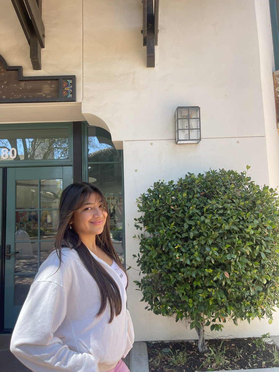 nataliaparra__'s tweet photo. Randomly decided to get a #haircut #girlypop 💇🏽‍♀️💕 https://t.co/bNgb9CXRdm