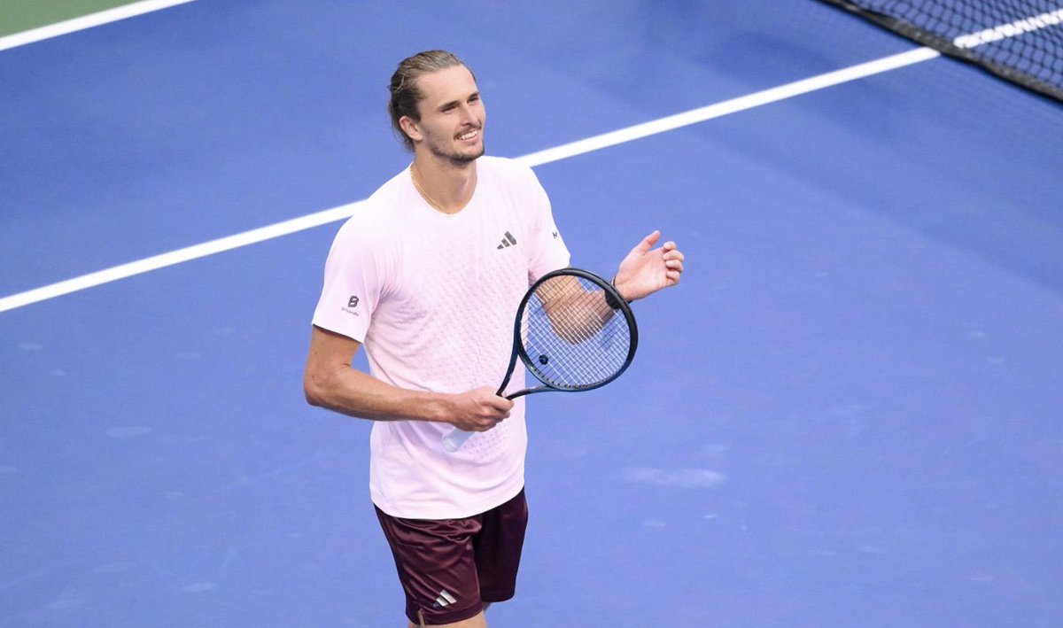 RufiEnLancha's tweet photo. Se ha consagrado como el mejor del resto sin discusión. 

En mayo, Zverev era el mejor de la historia sin Grand Slam. Ahora tiene dos.

Es increíble que sea tan superior al resto del circuito, pero tan inferior a Alcaraz y Sinner. Fenómeno curioso. https://t.co/W1Kre7SxIU